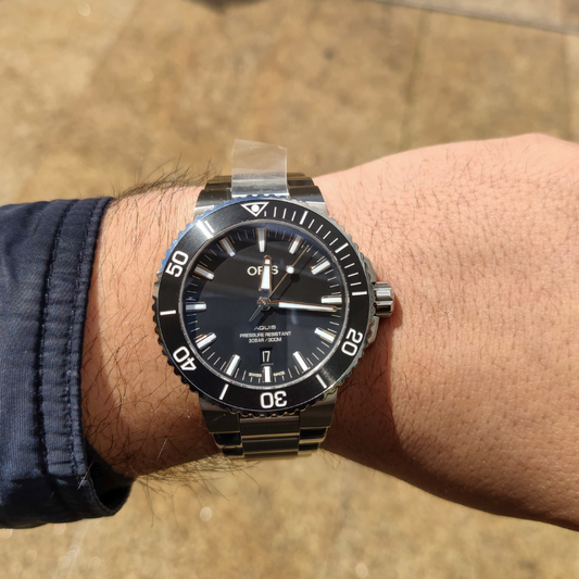 ORIS 'AQUIS DATE' 43.5MM '01 733 7789 4154-07 8 23 04PEB'